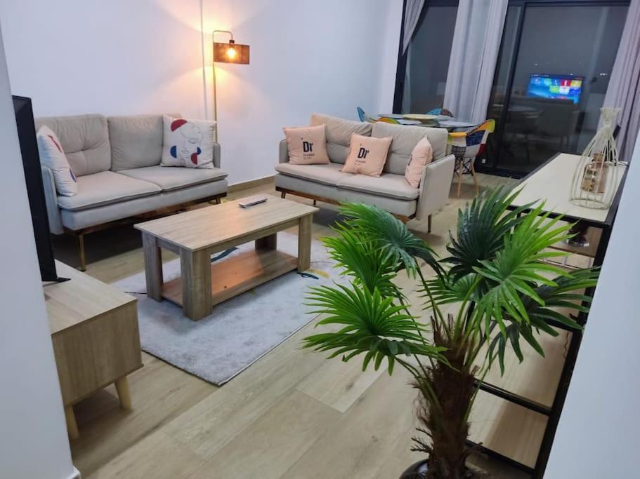 Superbe Appartement Avec Parking Gratuit Et Garde ดาการ์ ภายนอก รูปภาพ
