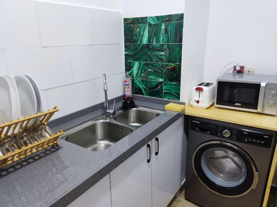 Superbe Appartement Avec Parking Gratuit Et Garde ดาการ์ ภายนอก รูปภาพ